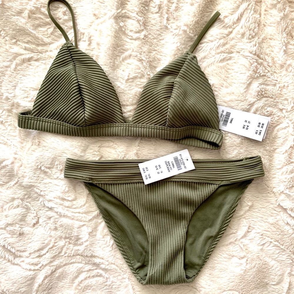 NWT Hollister ribbed bikini top